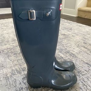Hunter Women’s Original Tall Gloss Rain Boots